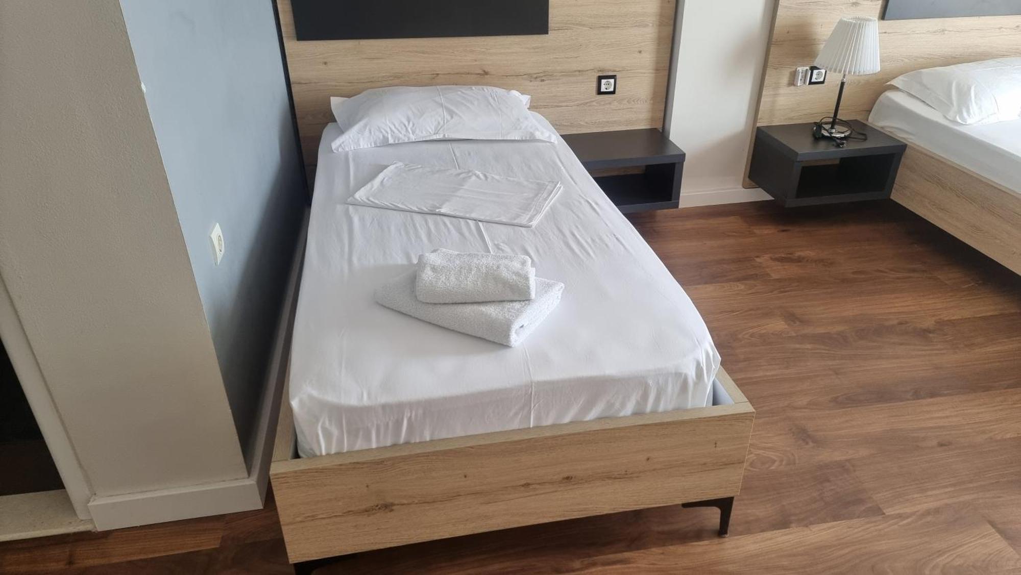Hotel Klironomi Sarande Phòng bức ảnh