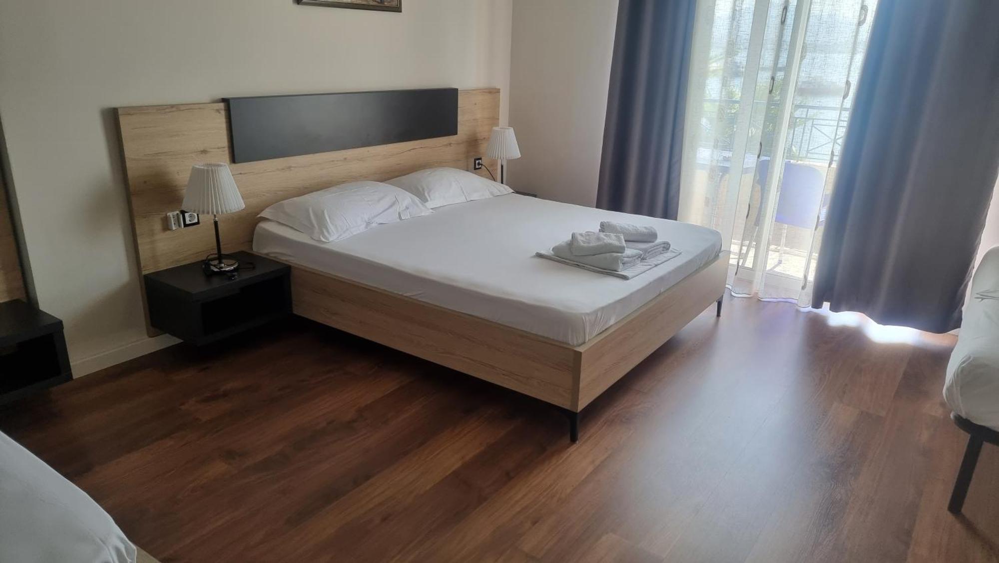 Hotel Klironomi Sarande Ngoại thất bức ảnh